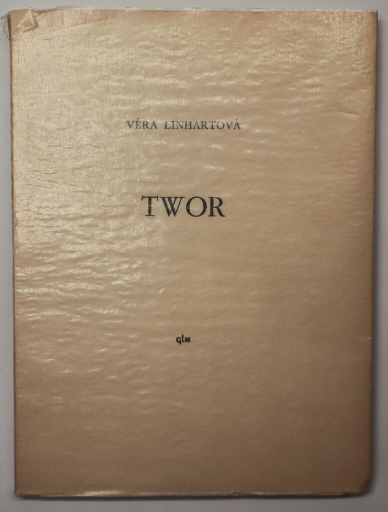 Véra Linhartová, Twor, avec une eau-forte de Jennett Lam